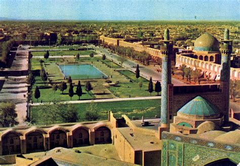 old map of isfahan maidan and its palaces